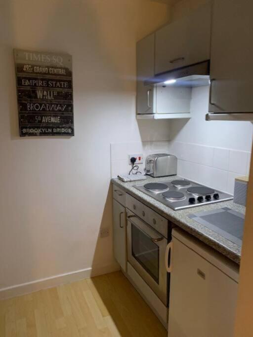 Trendy One Bedroom Apartment Glasgow Exterior photo