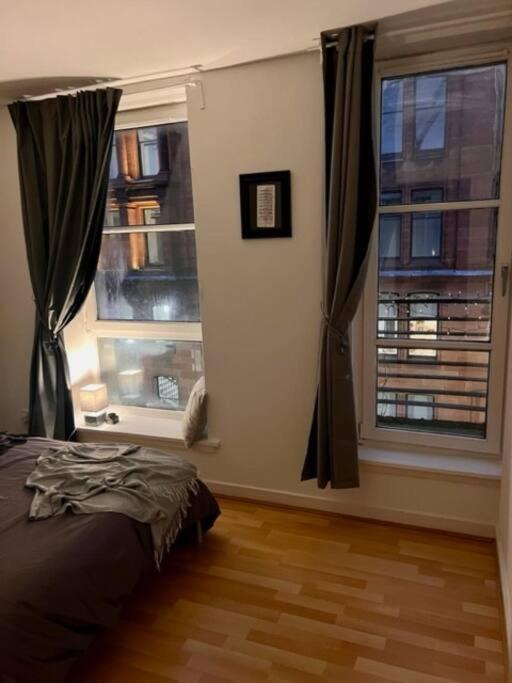 Trendy One Bedroom Apartment Glasgow Exterior photo